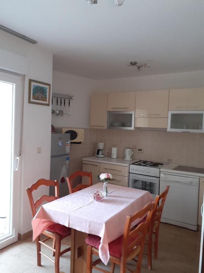 Centar A. Mazuranica 1 * Novi Vinodolski